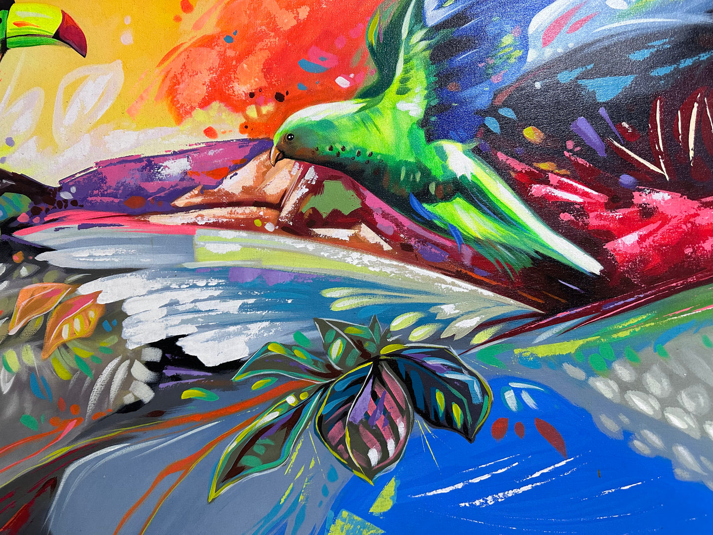 Obra tropical con aves y colores cálidos (93x150cm)
