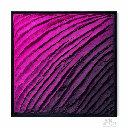 Obra “Rosa Rocosa” texturizada en degradación de fucsia.